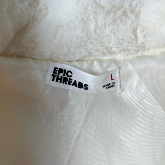 Macy's Epic Threads Cream Faux Fur Vest - NWT Size Large - Picture 2 of 8